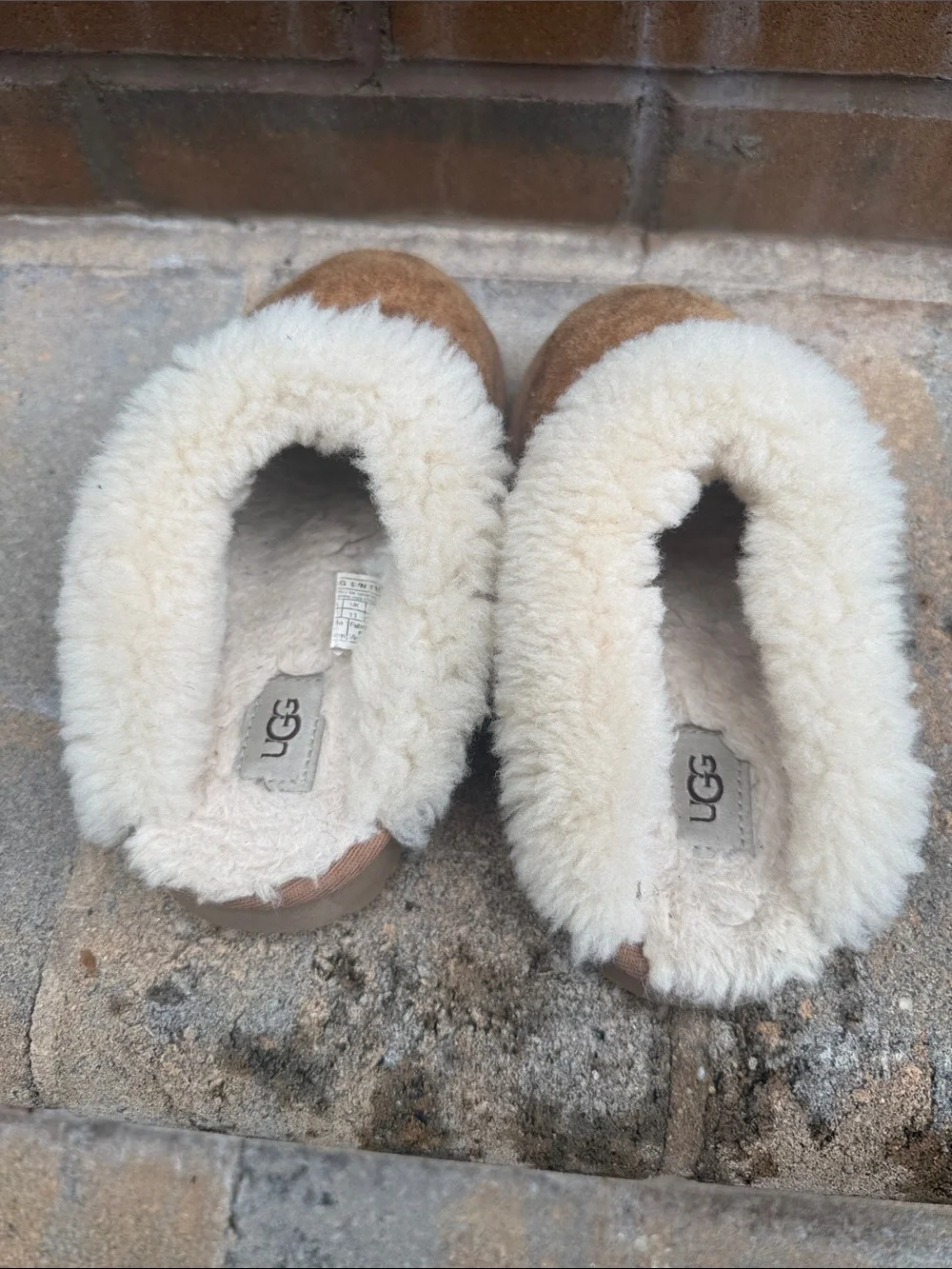 UGG Kids Chestnut Brown Shearling-Lined Slipper Shoes